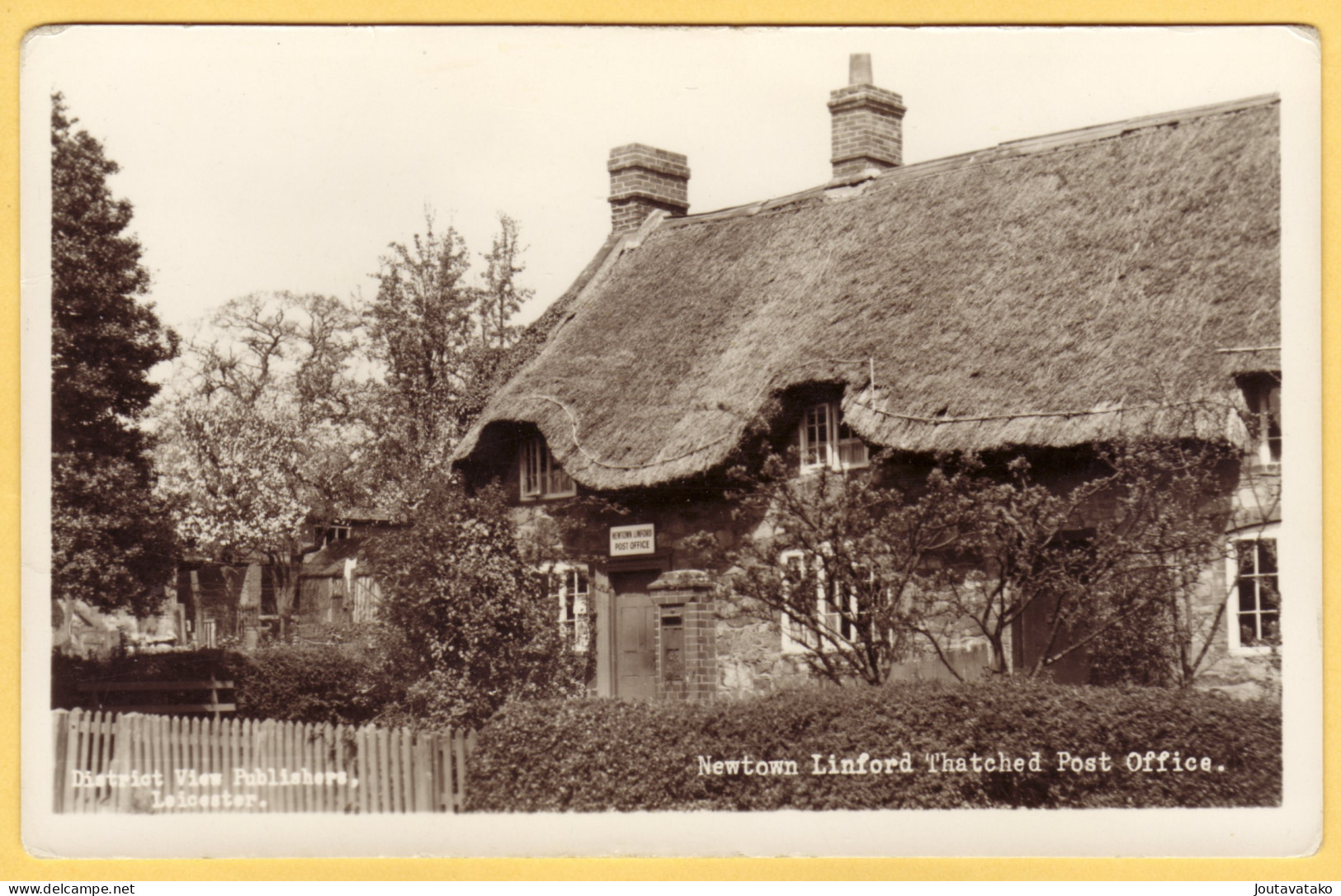 Thatched Post Office - Newtown Linford - Real Photo PC - Sonstige & Ohne Zuordnung
