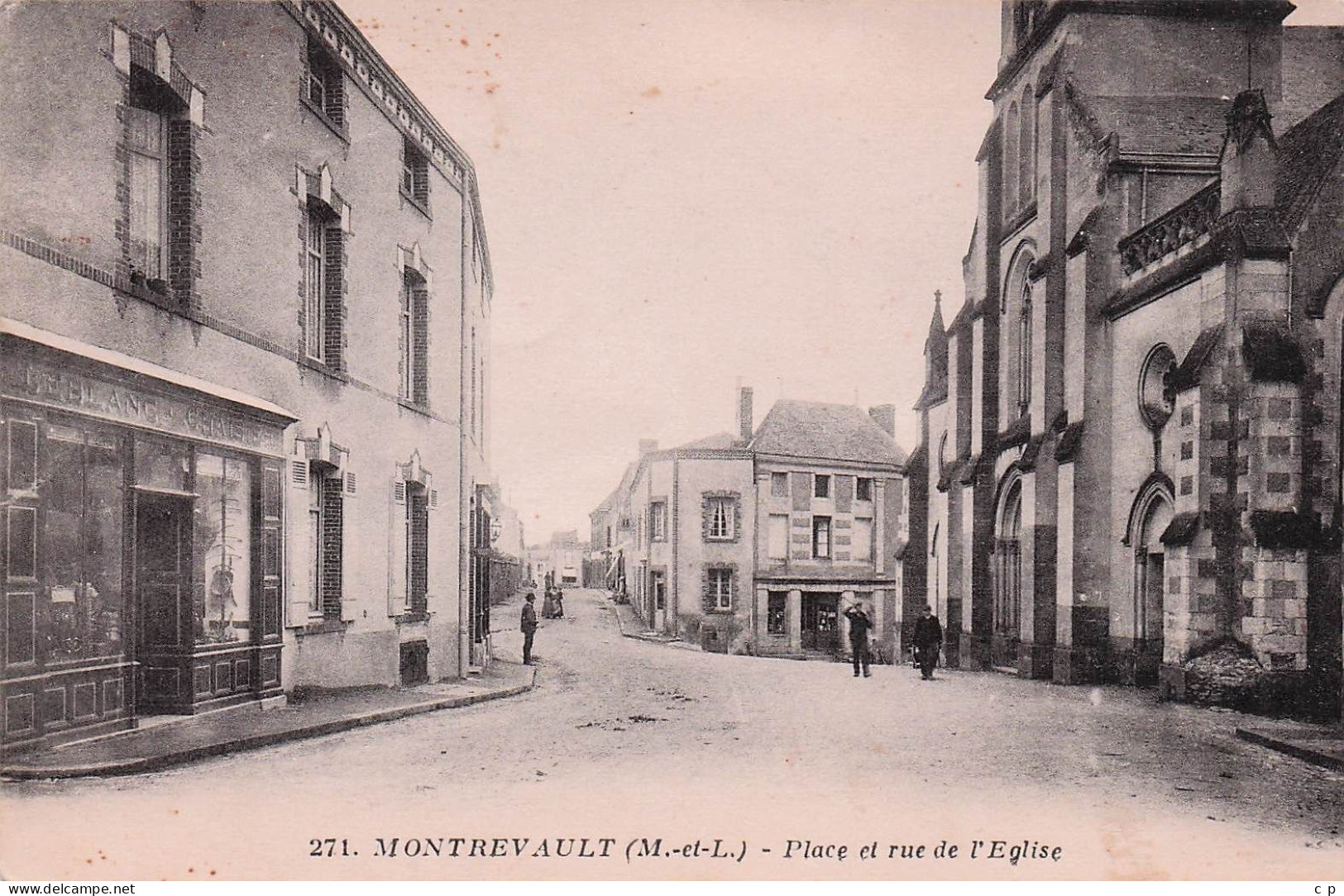 Montrevault - Place Et Rue De L'Eglise    - CPA °J - Montrevault