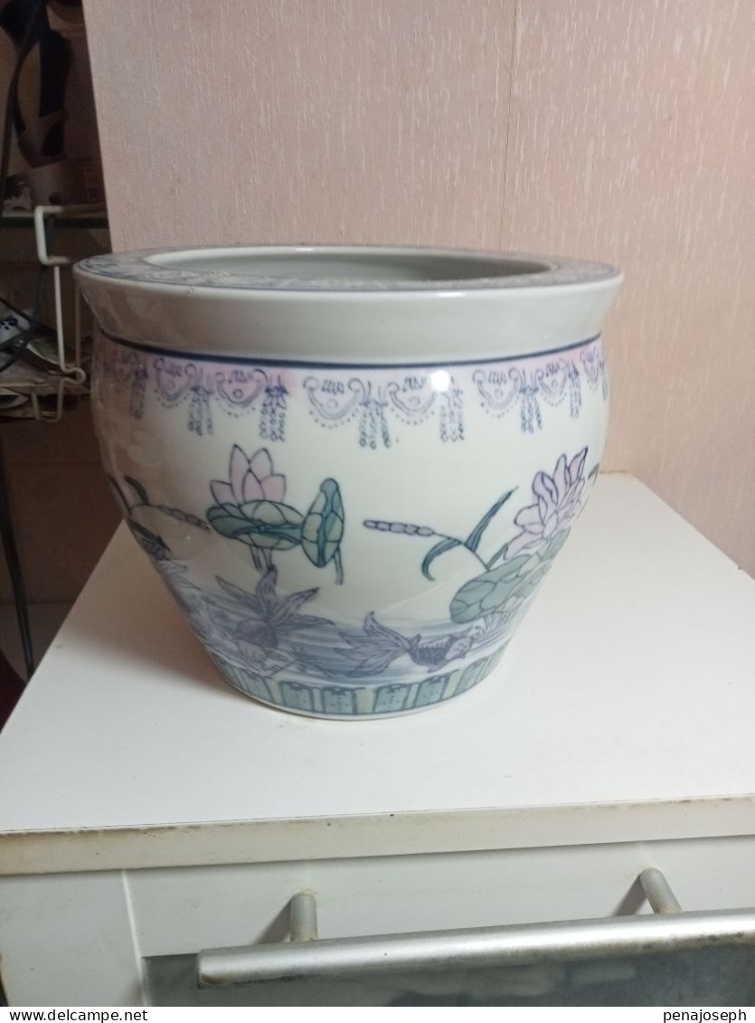 Vase Boule Ancien En Porcelaine Asiatique Diamètre 21 Cm - Vazen