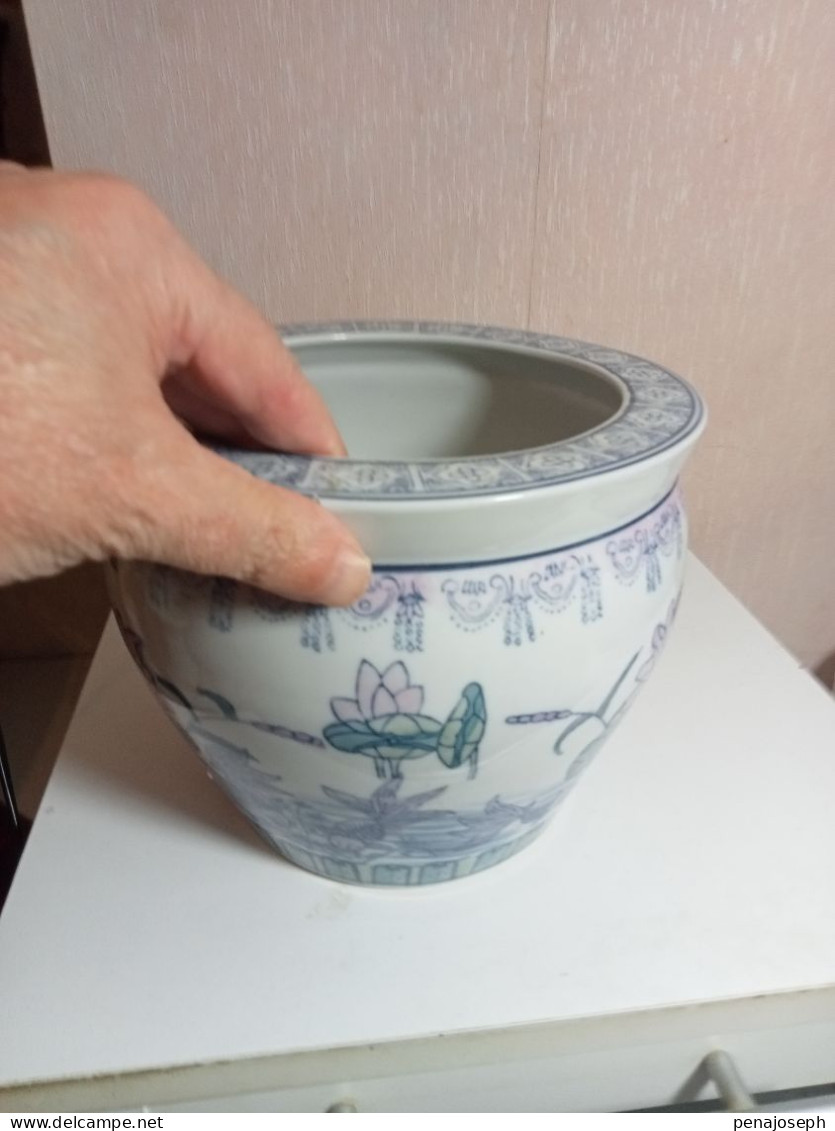 Vase Boule Ancien En Porcelaine Asiatique Diamètre 21 Cm - Vazen