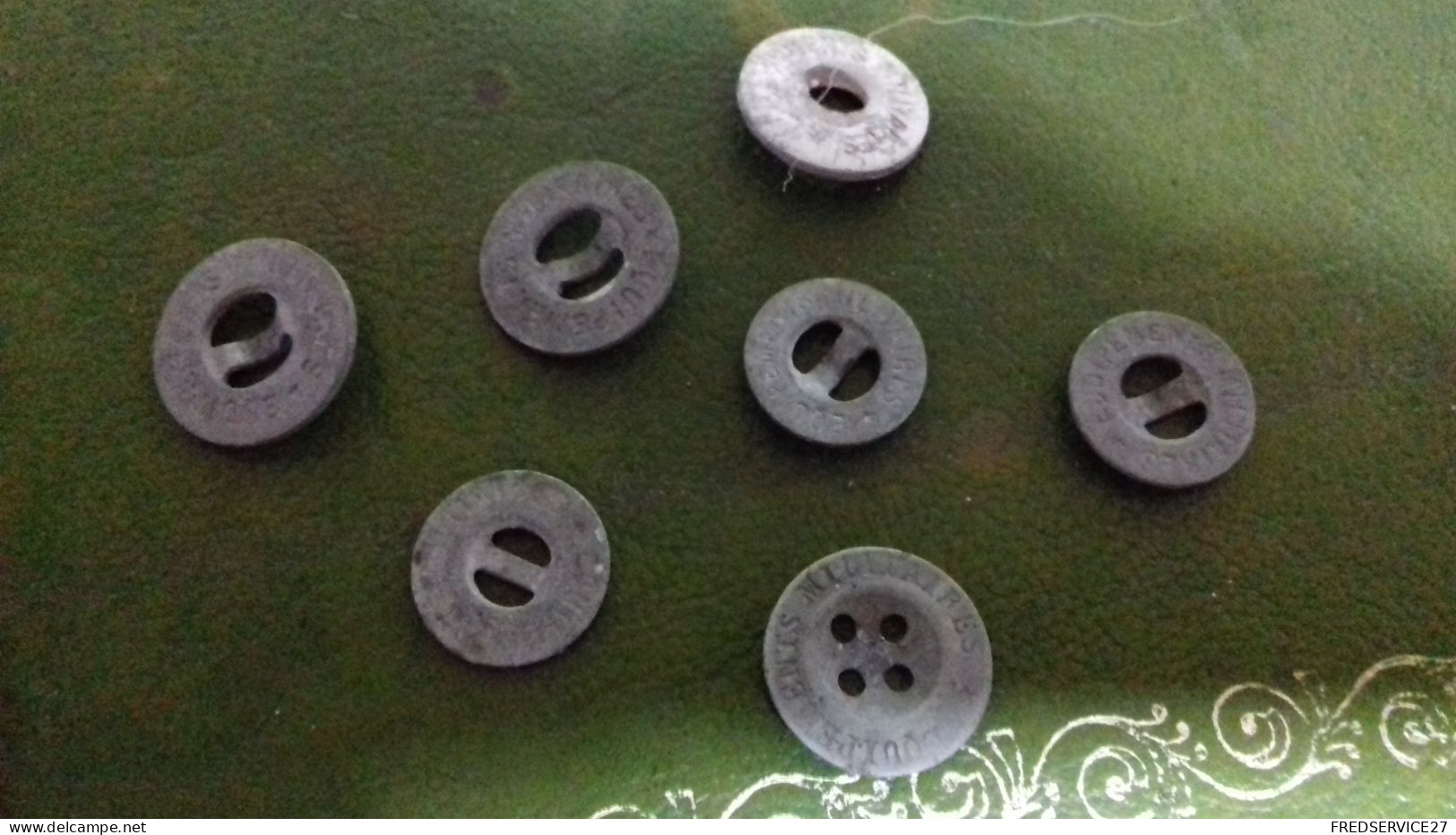 B7 / BOUTONS MILITAIRES - Buttons