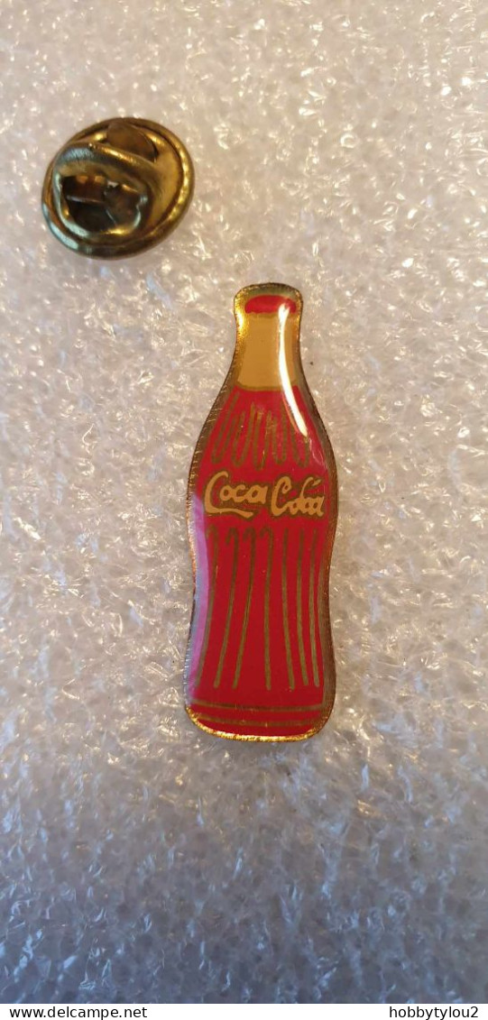 Pin's Coca-Cola Bouteille Rouge Lignes - Coca-Cola
