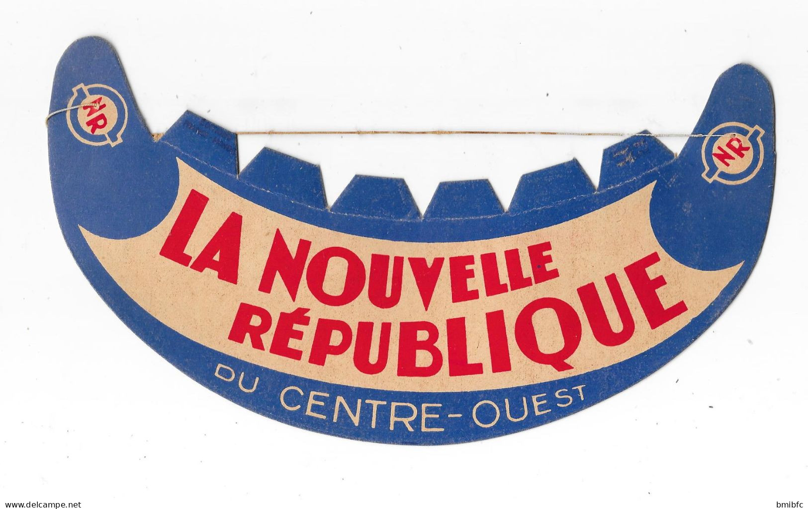 PARE-SOLEIL - Papier LA NOUVELLE RÉPUBLIQUE DU CENTRE-OUEST  Avec Son élastique -TB.Etat - Gorras