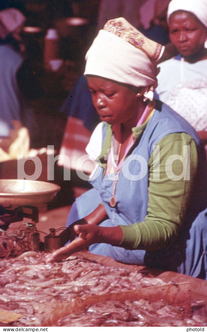 70s MOZAMBIQUE MOÇAMBIQUE  ETHNIC CHIPAMANINE MARKET  AFRICA AFRIQUE 35mm DIAPOSITIVE SLIDE NO PHOTO FOTO NB1809 - Diapositives
