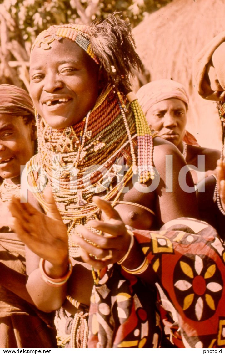 70s ANGOLA ETHNIC TRIBE NUDE NUE NACKT GIRL WOMAN FEMME  AFRICA AFRIQUE 35mm DIAPOSITIVE SLIDE NO PHOTO FOTO NB2831 - Diapositives