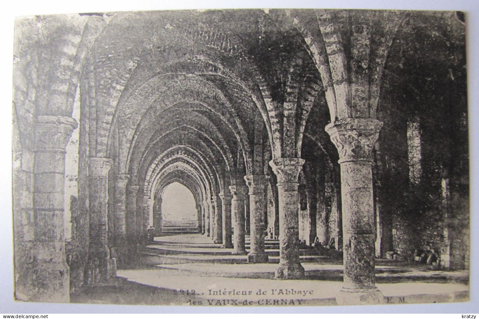 FRANCE - YVELINES - AUFFARGIS - Abbaye Des Vaux De Cernay - Intérieur - Auffargis