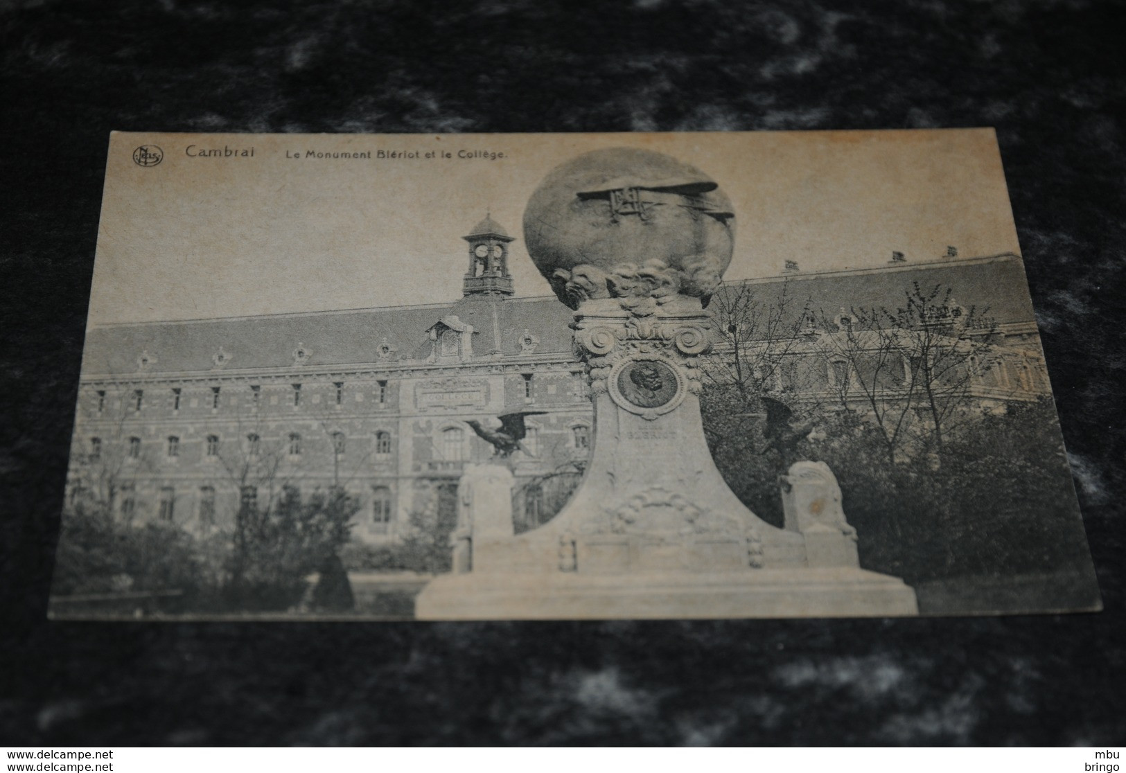 A8634     CAMBRAI, LE MONUMENT BLERIOT ET LE COLLEGE - Cambrai