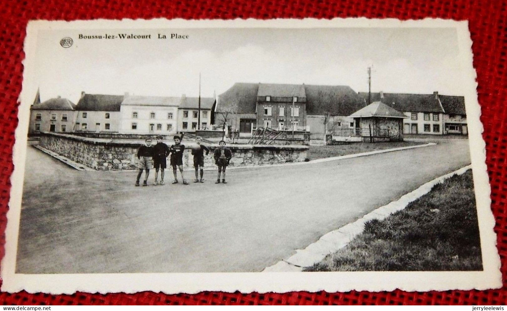 BOUSSU-lez-WALCOURT  -  La Place - Froidchapelle