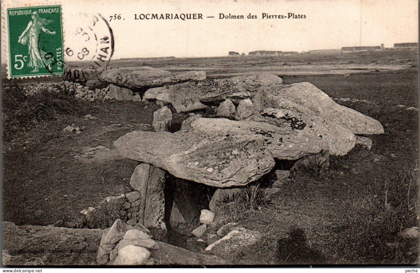 N°115493 -cpa Locmariaquer -dolmen Des Pierres Plates- - Dolmen & Menhirs