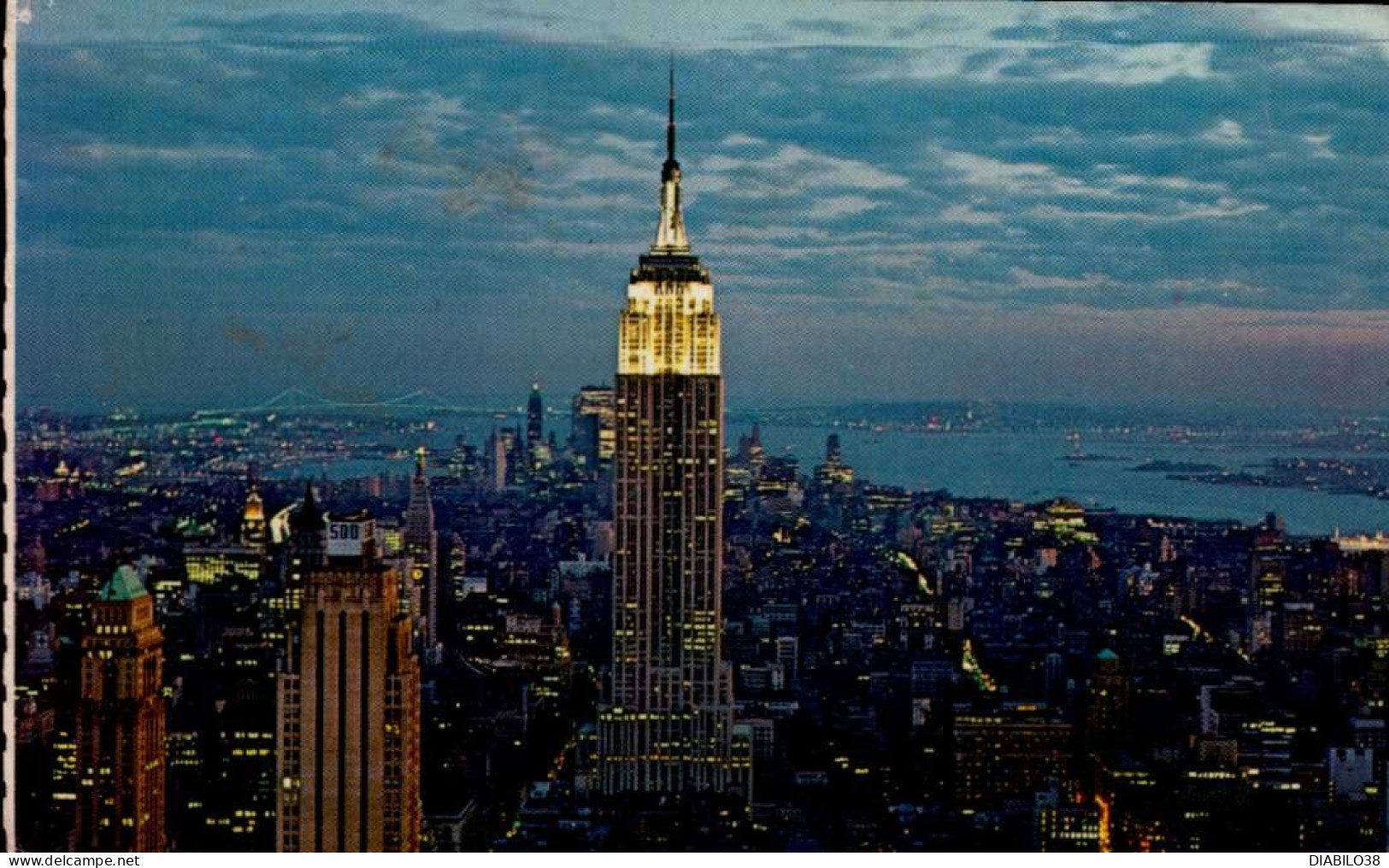 EMPIRE STATE BUILDING AT NIGHT  ( NEW YORK CITY ) - Empire State Building