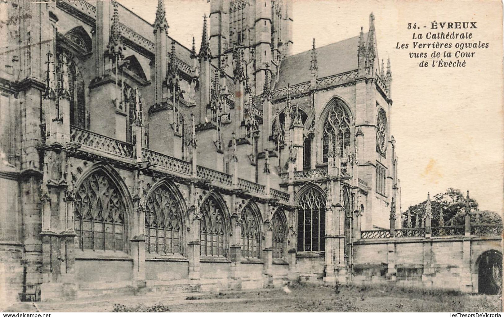 FRANCE - Evreux - La Cathédrale - Les Verrières Ogivales Vue De La Cour De L'Eveché - Carte Postale Ancienne - Evreux