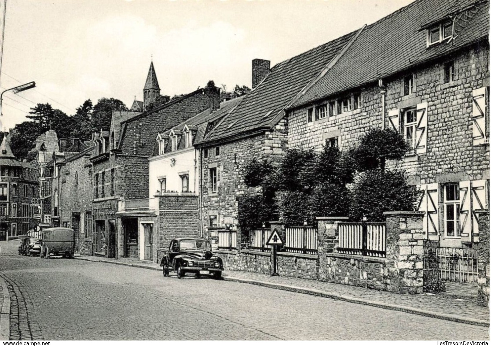 BELGIQUE - Esneux Sur Ourthe - Rue De Bruxelles - À Droite Maison De 1678 - Carte Postale Ancienne - Esneux