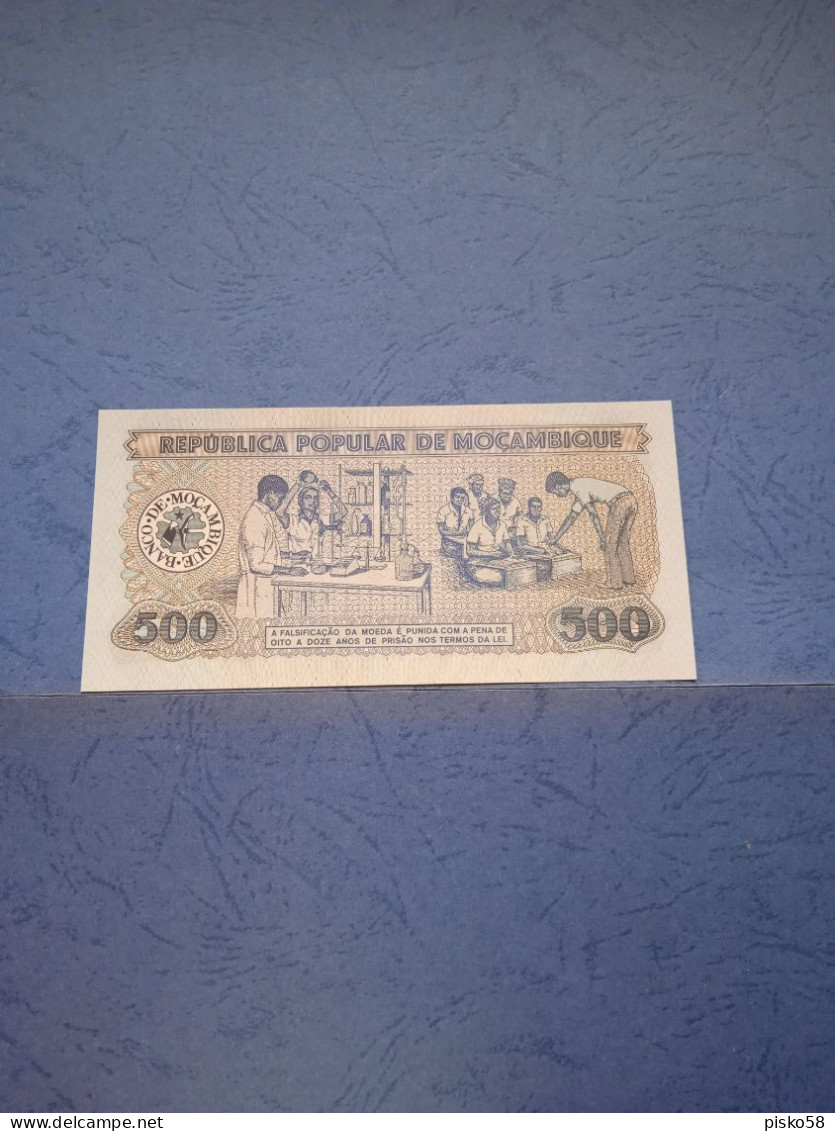 MOZAMBICO-P131a 500M 16.6.1983 UNC - Mozambico