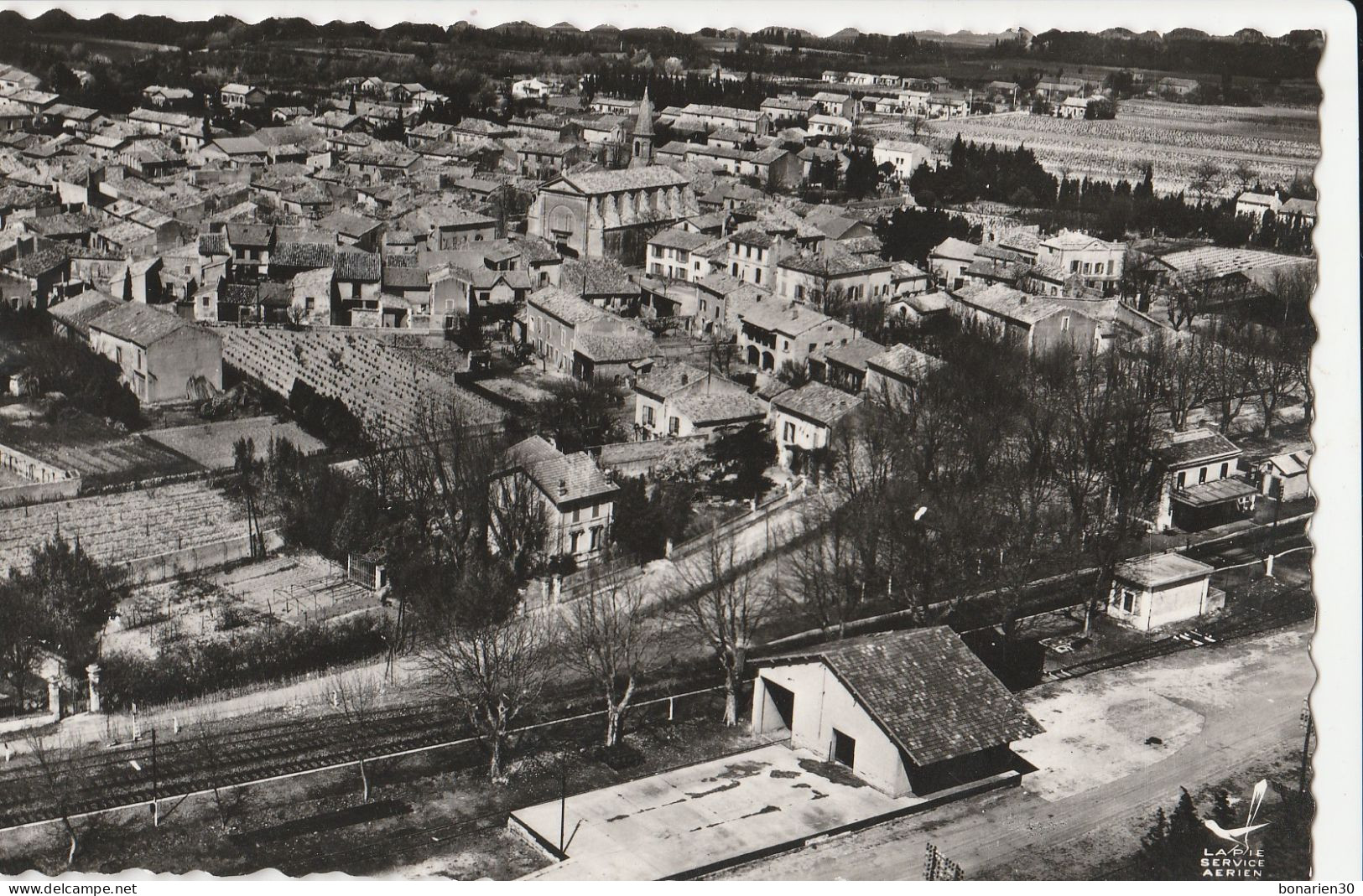 CPSM 84  MORIERES VUE AERIENNE QUARTIER DE LA GARE PETIT FORMAT - Morieres Les Avignon