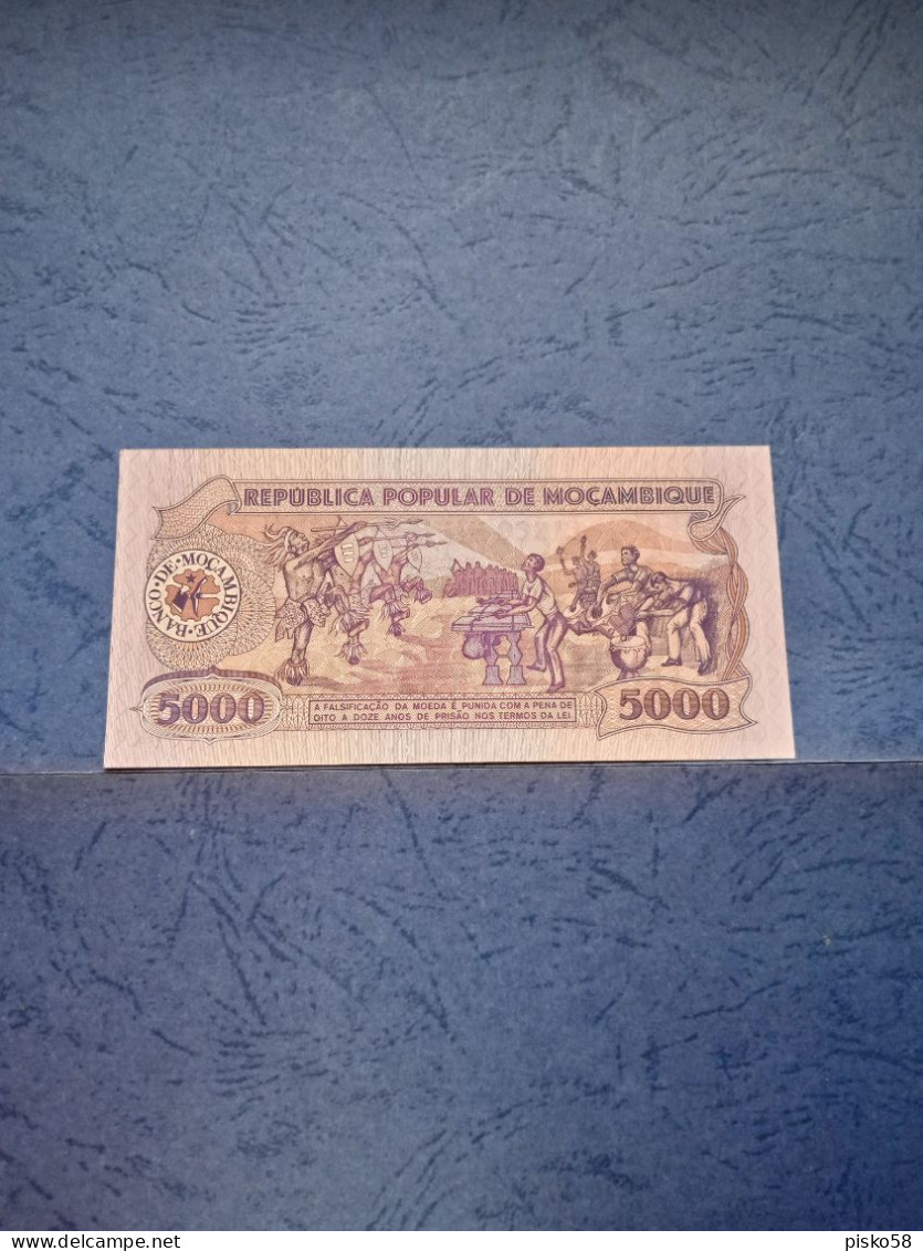 MOZAMBICO-P133a 5000M 3.2.1988 UNC - Mozambique