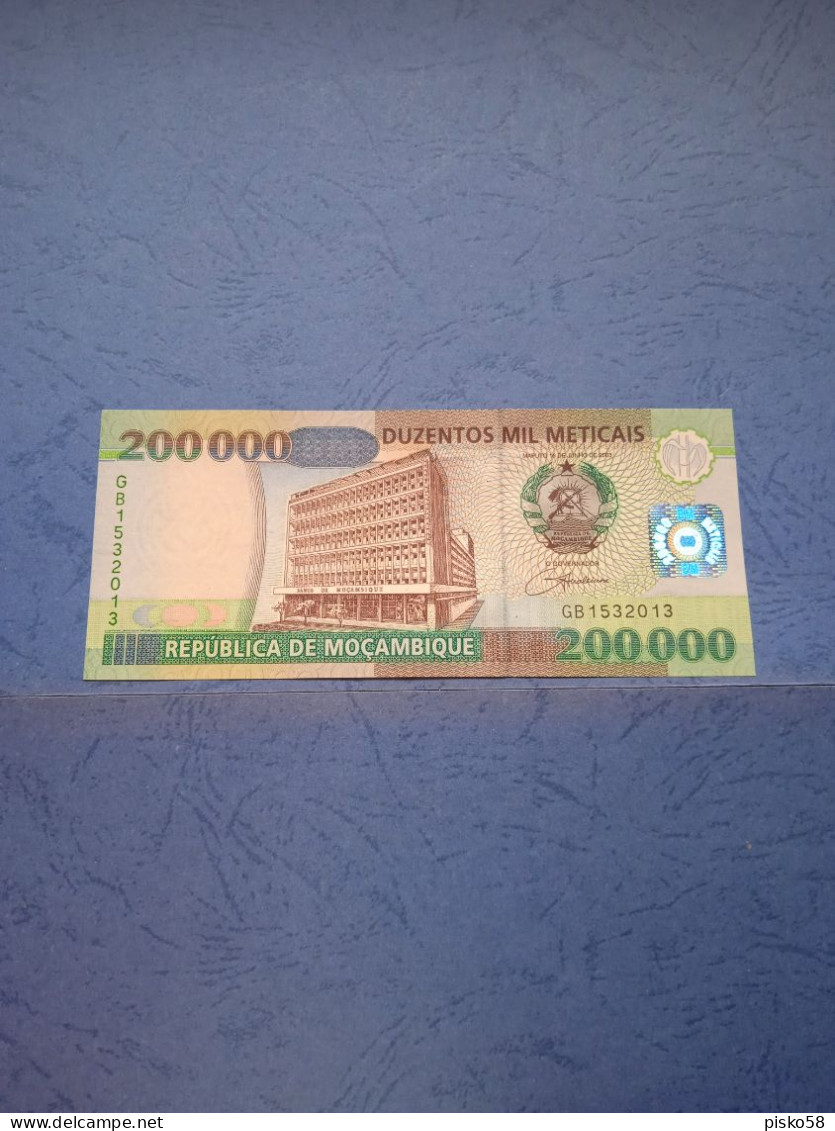 MOZAMBICO-P141 200000M 16.6.1993 UNC - Moçambique