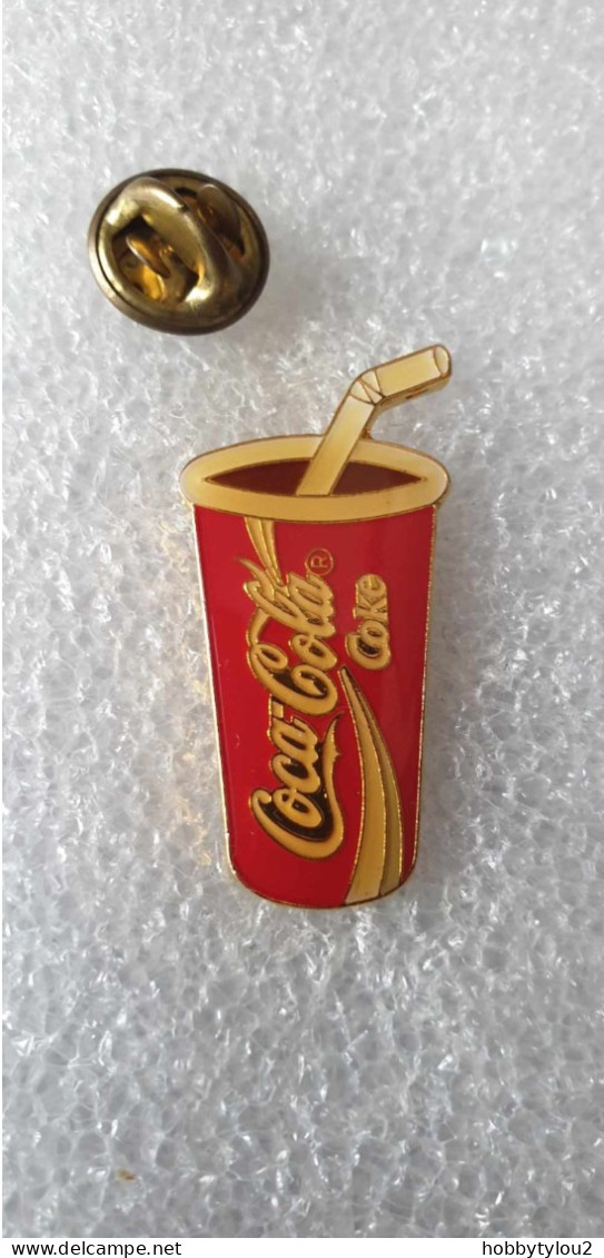 Pin's Coca-Cola Gobelet Avec Paille - Coca-Cola