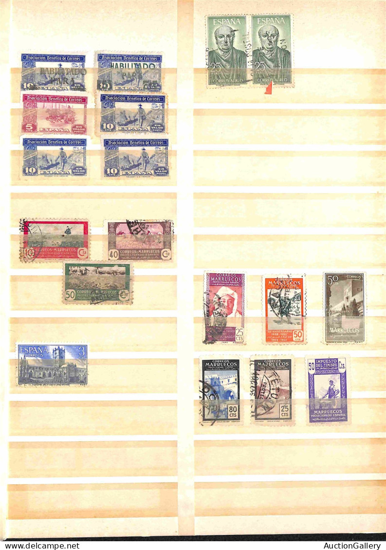 Lotti&Collezioni - Europa&Oltremare - SPAGNA - 1880/1960 circa - Classificatore con oltre 900 francobolli in prevalenza 
