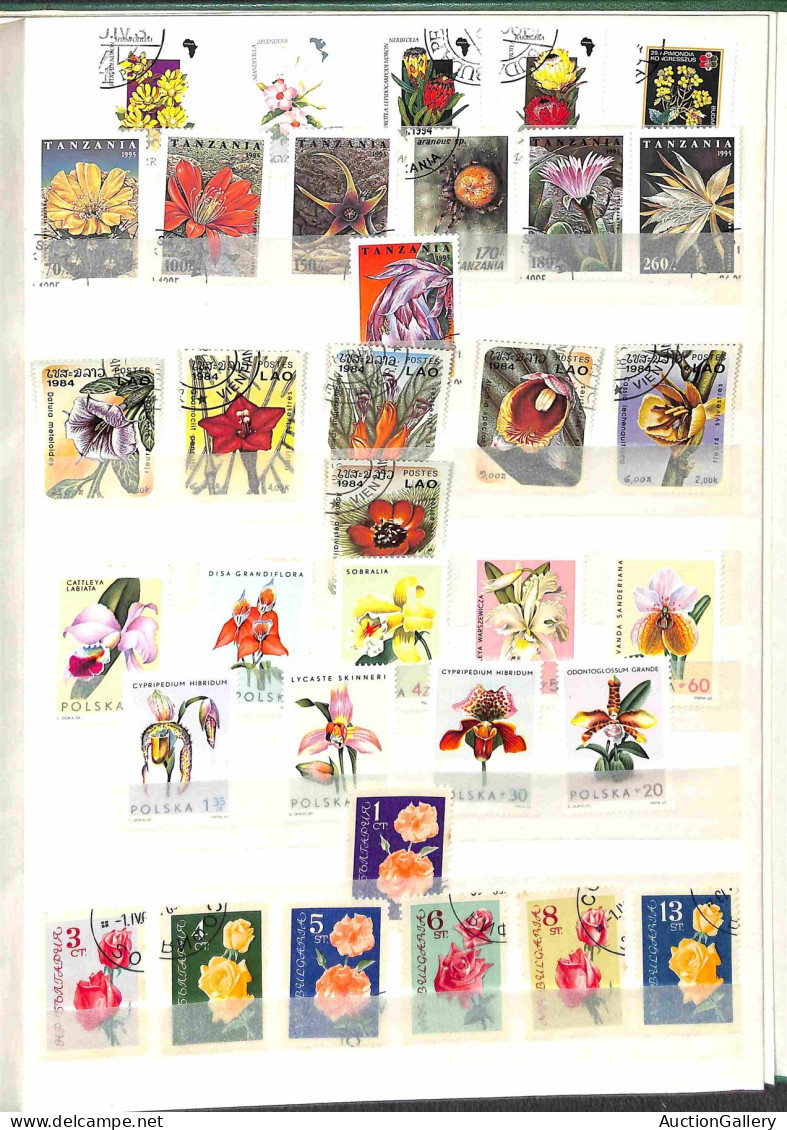 Lotti&Collezioni - Europa&Oltremare - TEMATICA - Fiori - Collezione di circa 500 francobolli principalmente usati montat