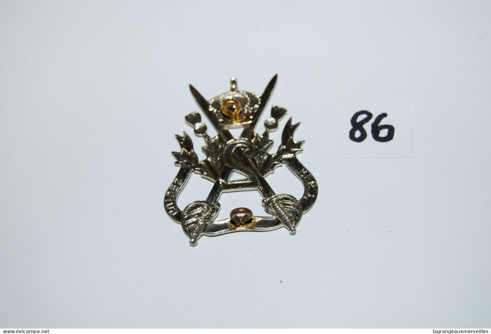 C86 Ecusson Militaire - 2 épées - 2ème Classse - Insigne - Boutons