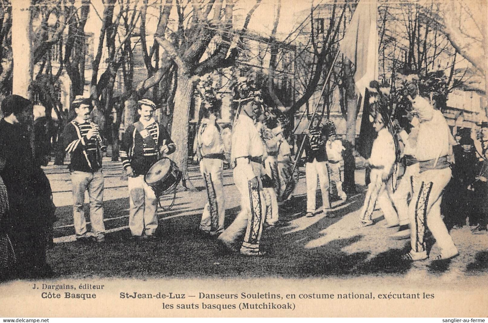 CPA 64 SAINT JEAN DE LUZ / DANSEURS SOULETINS EN COSTUME NATIONAL EXECUTANT LES SAUTS BASQUES / MUTCHIKOAK - Other & Unclassified