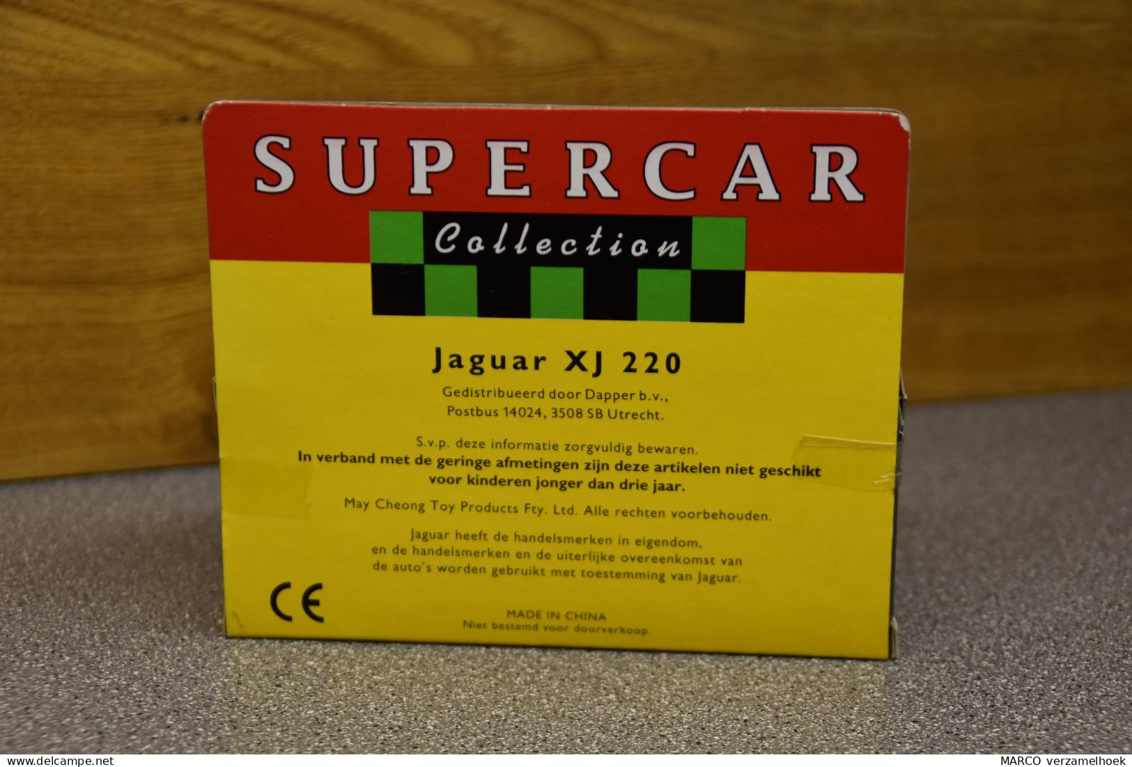 Maisto Super Car Collection Jaguar XJ220 Scale 1:43 - Maisto