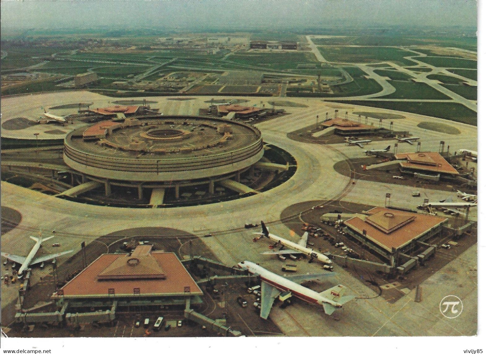 95 - ROISSY EN FRANCE - T.Belle Vue Couleur De L'Aéroport Charles De Gaulle Et Les Satellites - Roissy En France