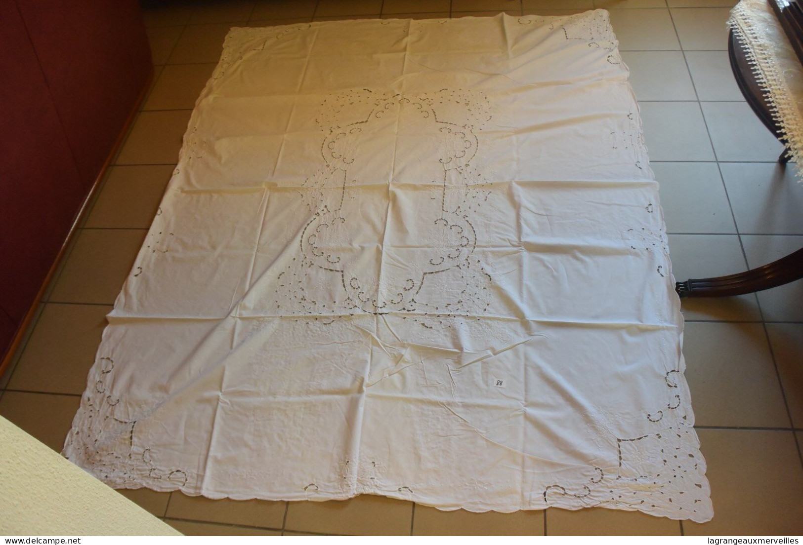 C88 Linge De Maison Nappe Brodée - Tapijten