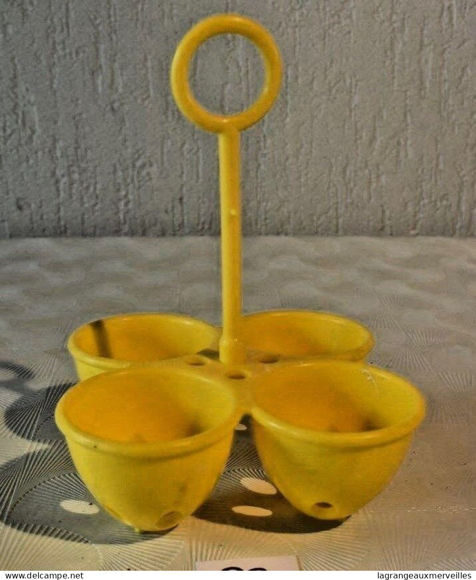 C89 Cuit Oeuf Vintage Jaune Pour 4 Oeufs - Egg Cups