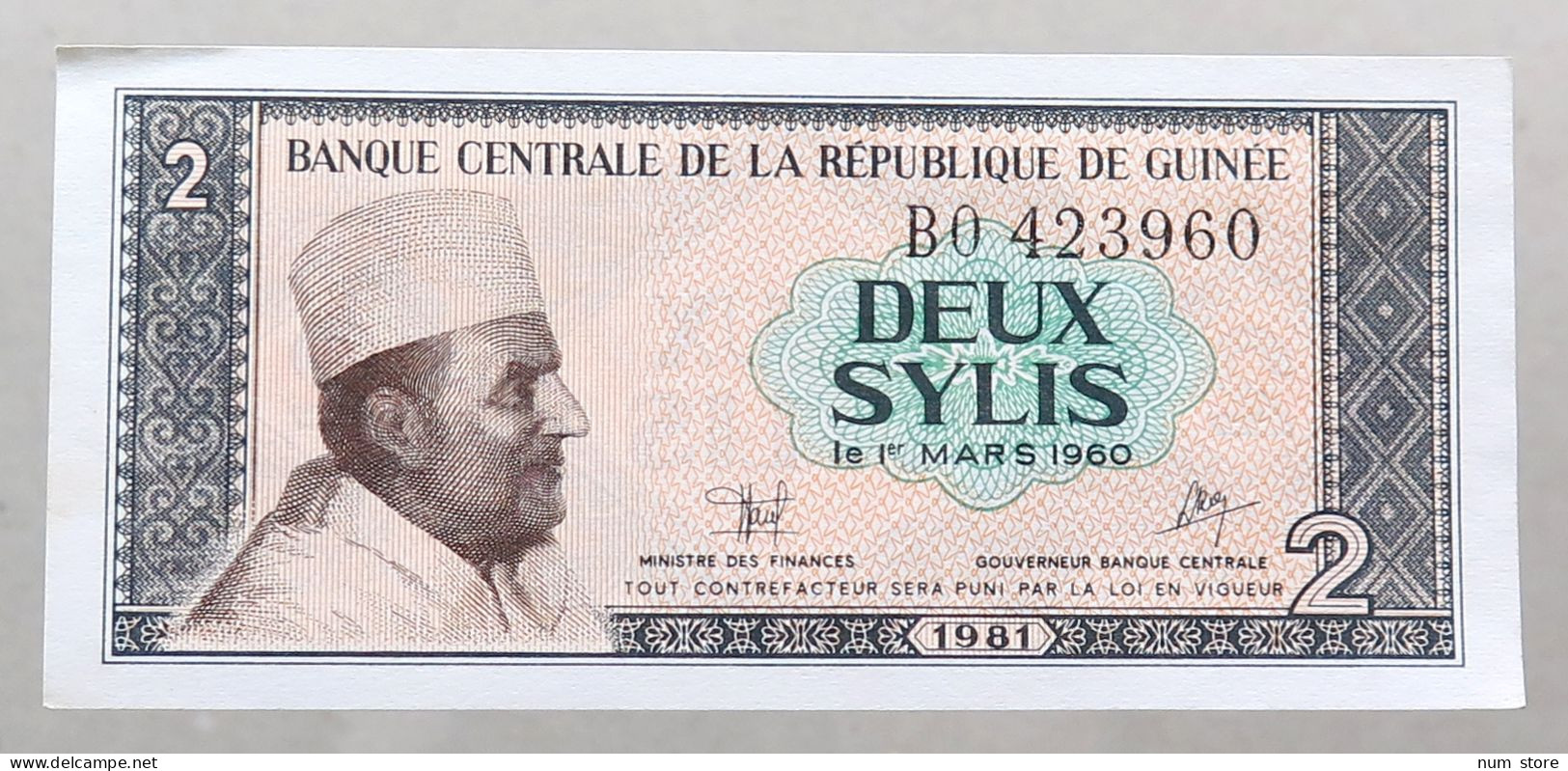 GUINEA 2 SYLIS 1981 TOP #alb049 1519 - Guinea