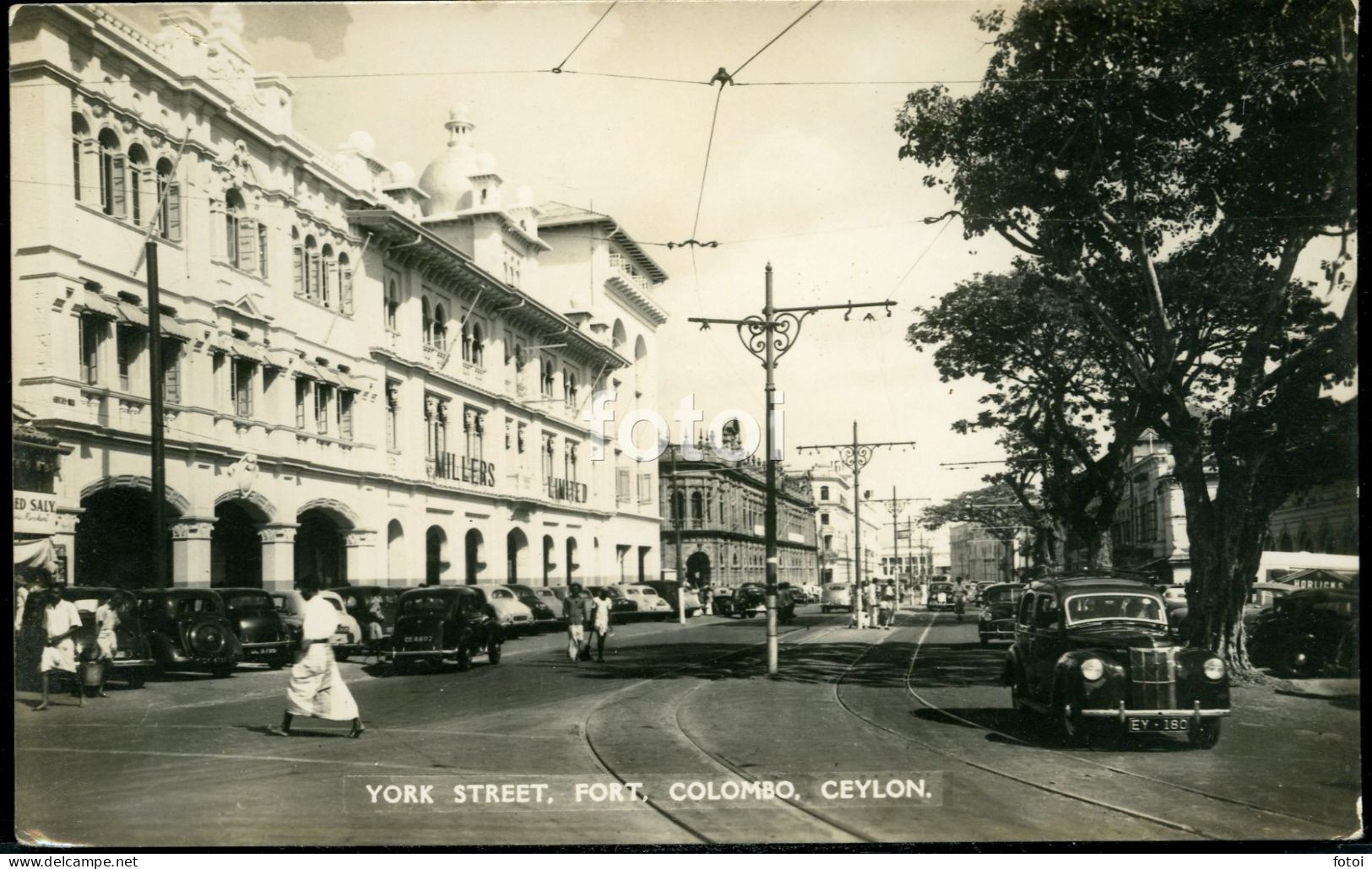 OLD REAL PHOTO York STREET FORT COLOMBO CEYLON SRI LANKA CARS FORD PREFECT UK CARTE POSTAL - Sri Lanka (Ceylon)