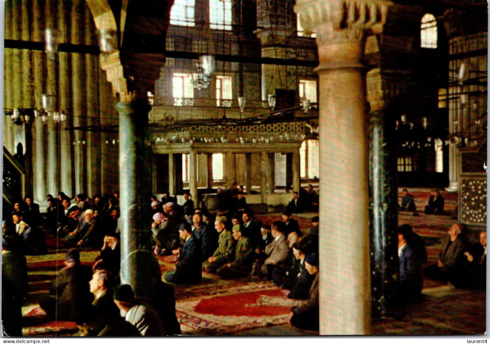 3-11-2023 (1 V 11) TURKEY - Istanbul Mosque (inside) - Islam