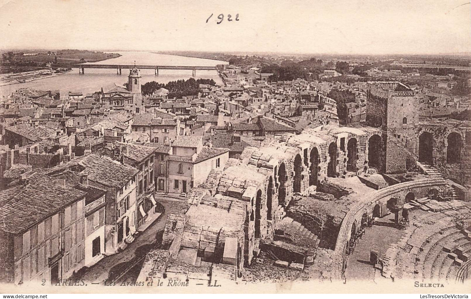 FRANCE - Arles - Les Arènes Et Le Rhône - Carte Postale Ancienne - Arles