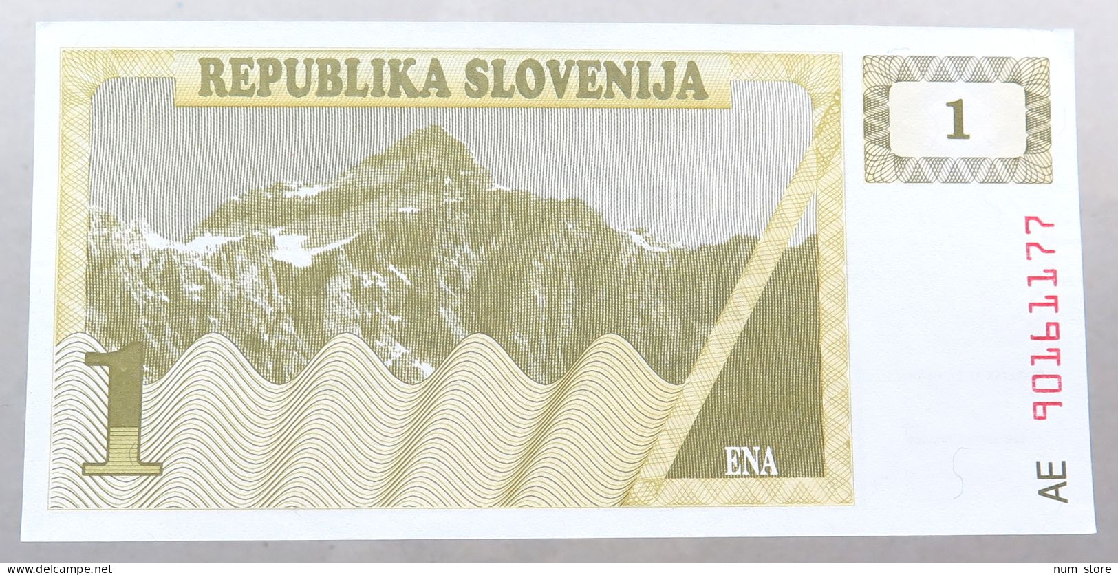 SLOVENIA 1 TOLARJEV TOP #alb050 0557 - Slovénie
