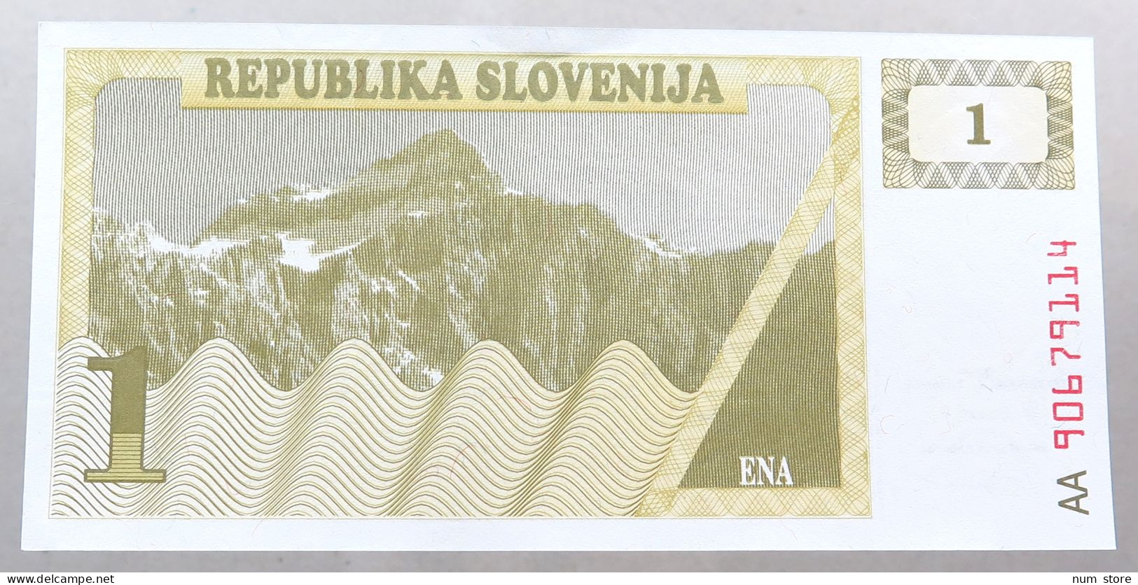 SLOVENIA 1 TOLARJEV TOP #alb050 0569 - Eslovenia