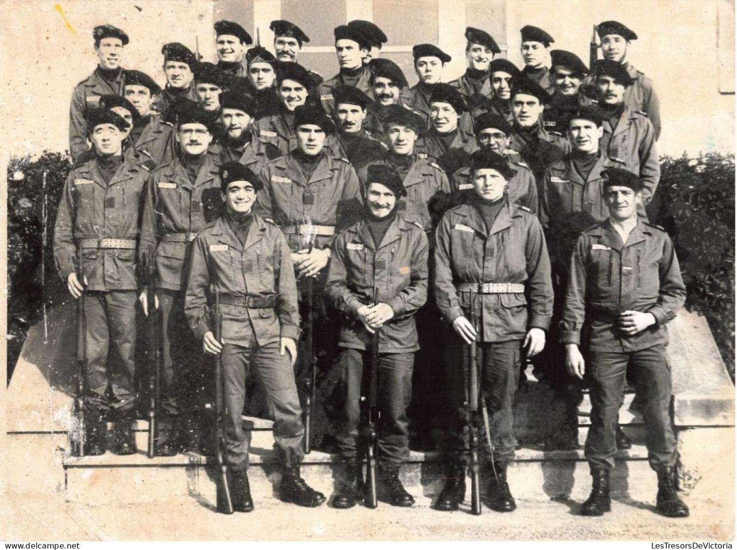 Photographie - Troupe De Militaire - Fysil - Béret - Dim: 18/24 Cm - Guerre, Militaire