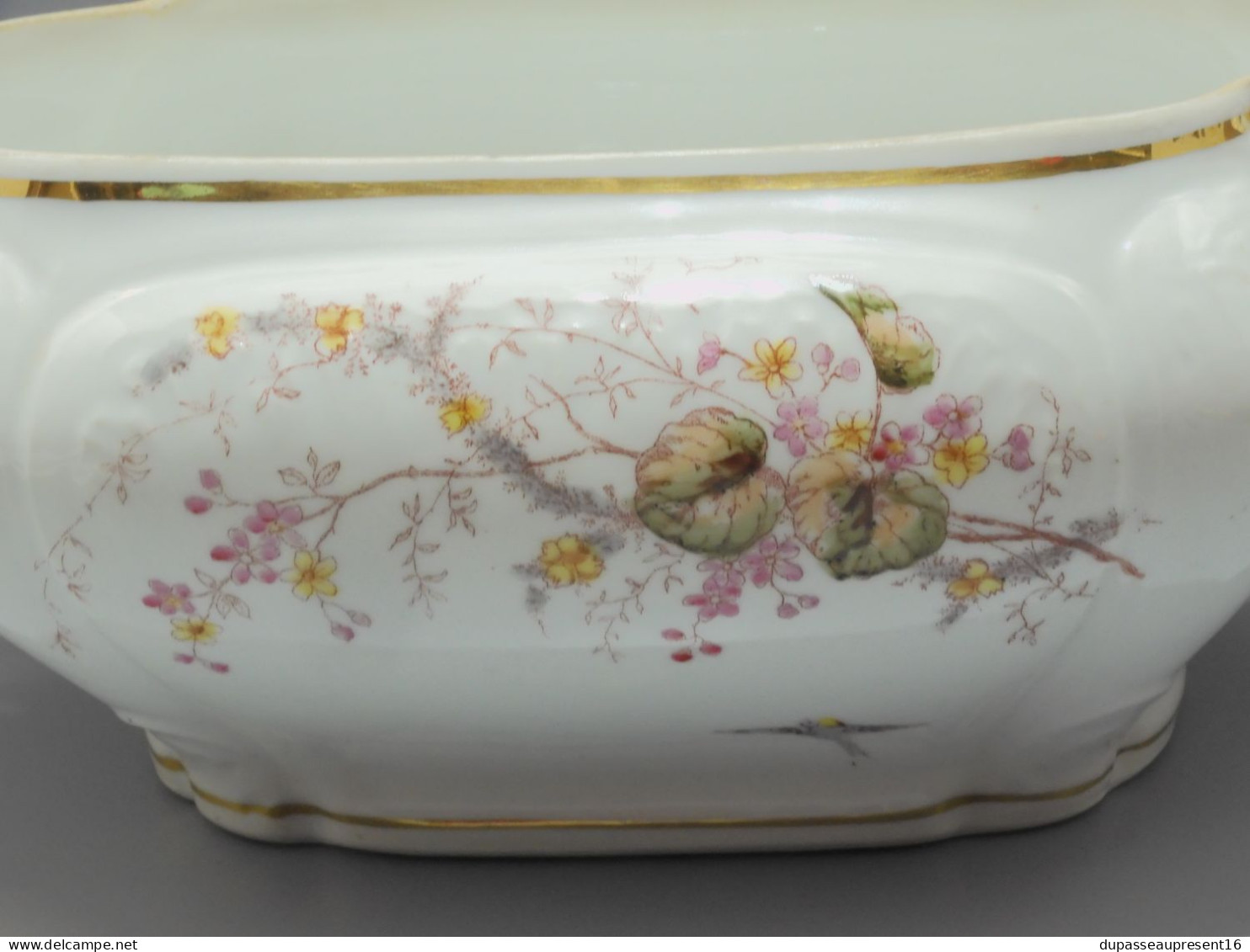 - JOLI ANCIEN BAS de SOUPIERE ou JARDINIERE PORCELAINE de PARIS XIXe déco     E