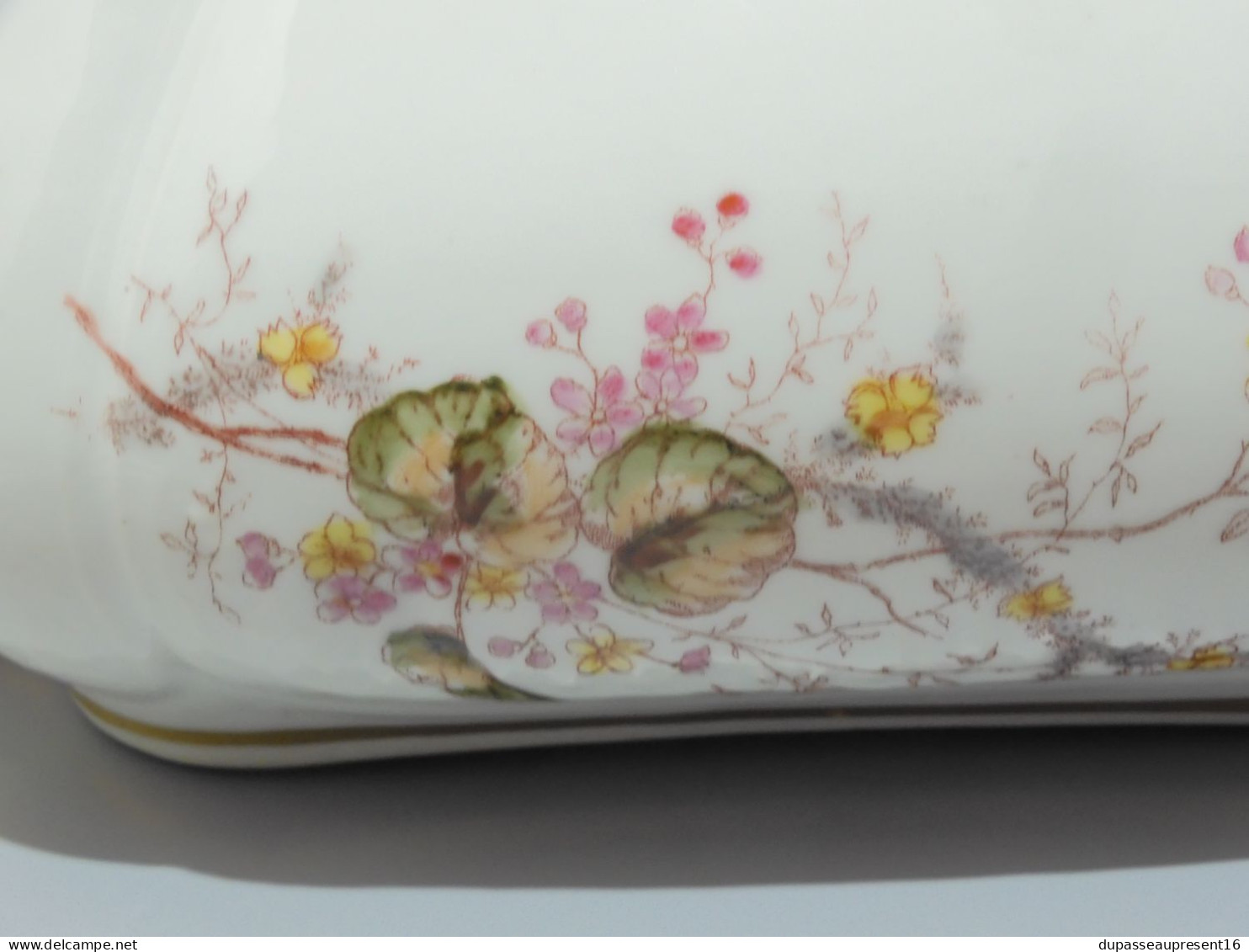 - JOLI ANCIEN BAS de SOUPIERE ou JARDINIERE PORCELAINE de PARIS XIXe déco     E