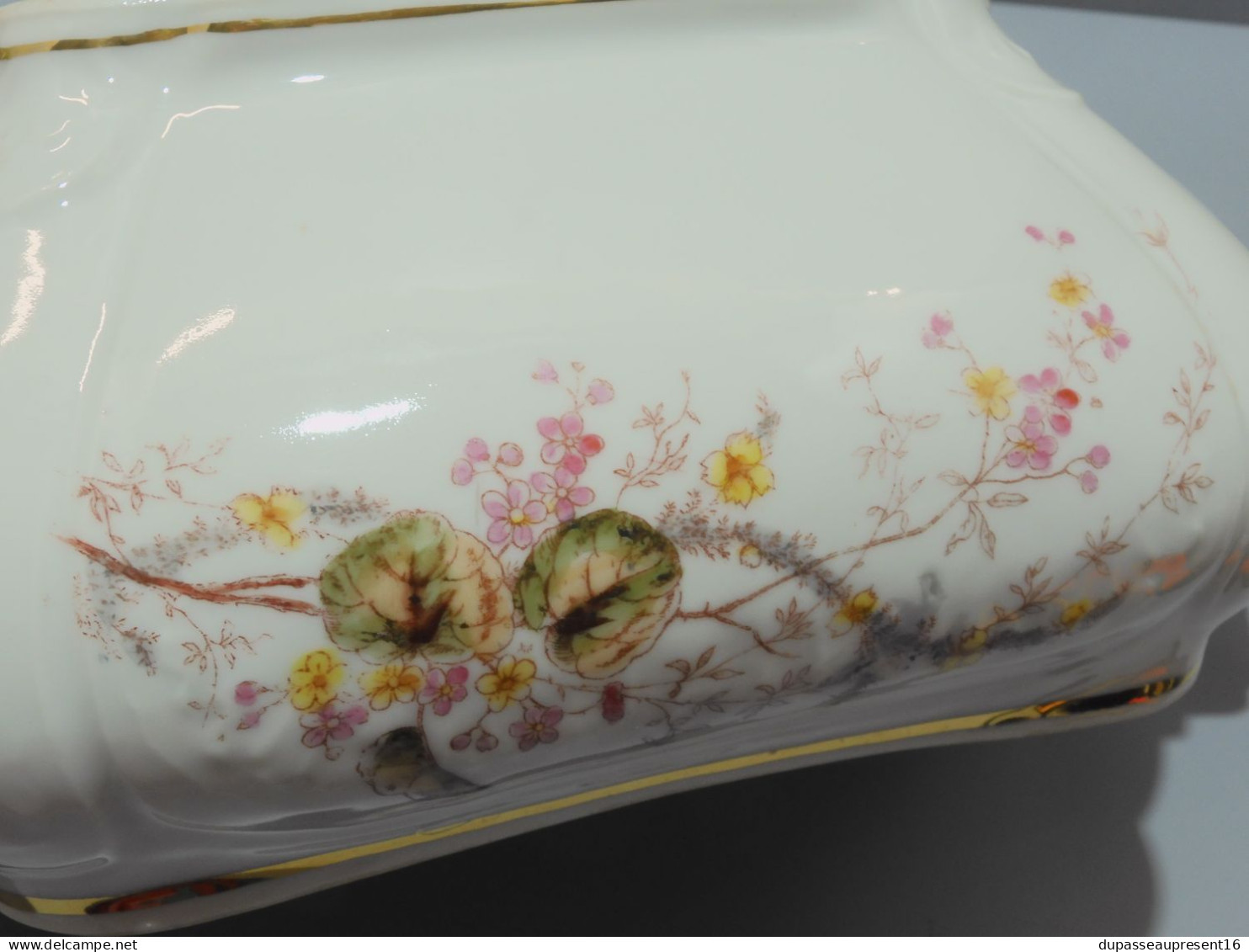 - JOLI ANCIEN BAS de SOUPIERE ou JARDINIERE PORCELAINE de PARIS XIXe déco     E