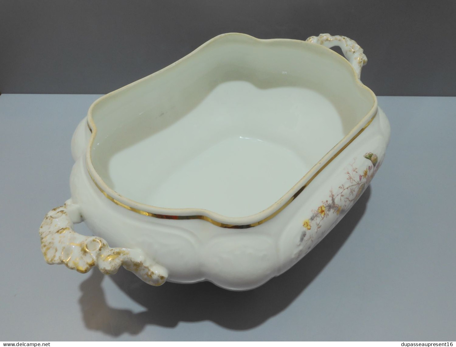 - JOLI ANCIEN BAS de SOUPIERE ou JARDINIERE PORCELAINE de PARIS XIXe déco     E