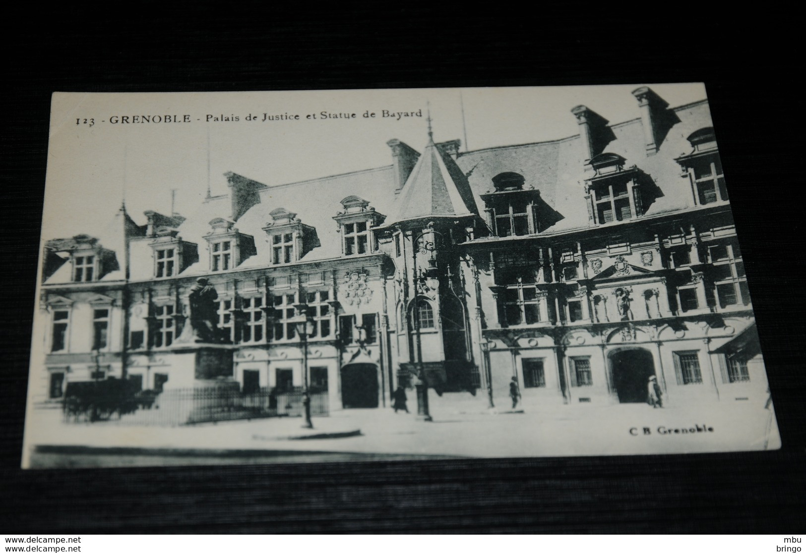 A9152        GRENOBLE, PALAIS DE JUSTICE ET STATUE DE BAYARD - Grenoble