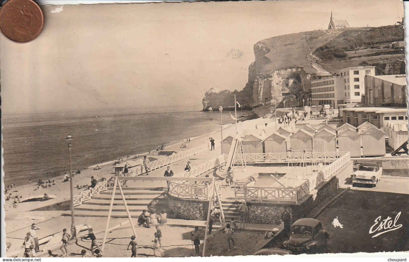 76 - Carte Postale Semi Moderne De   ETRETAT   La Plage Et La Piscine - Etretat