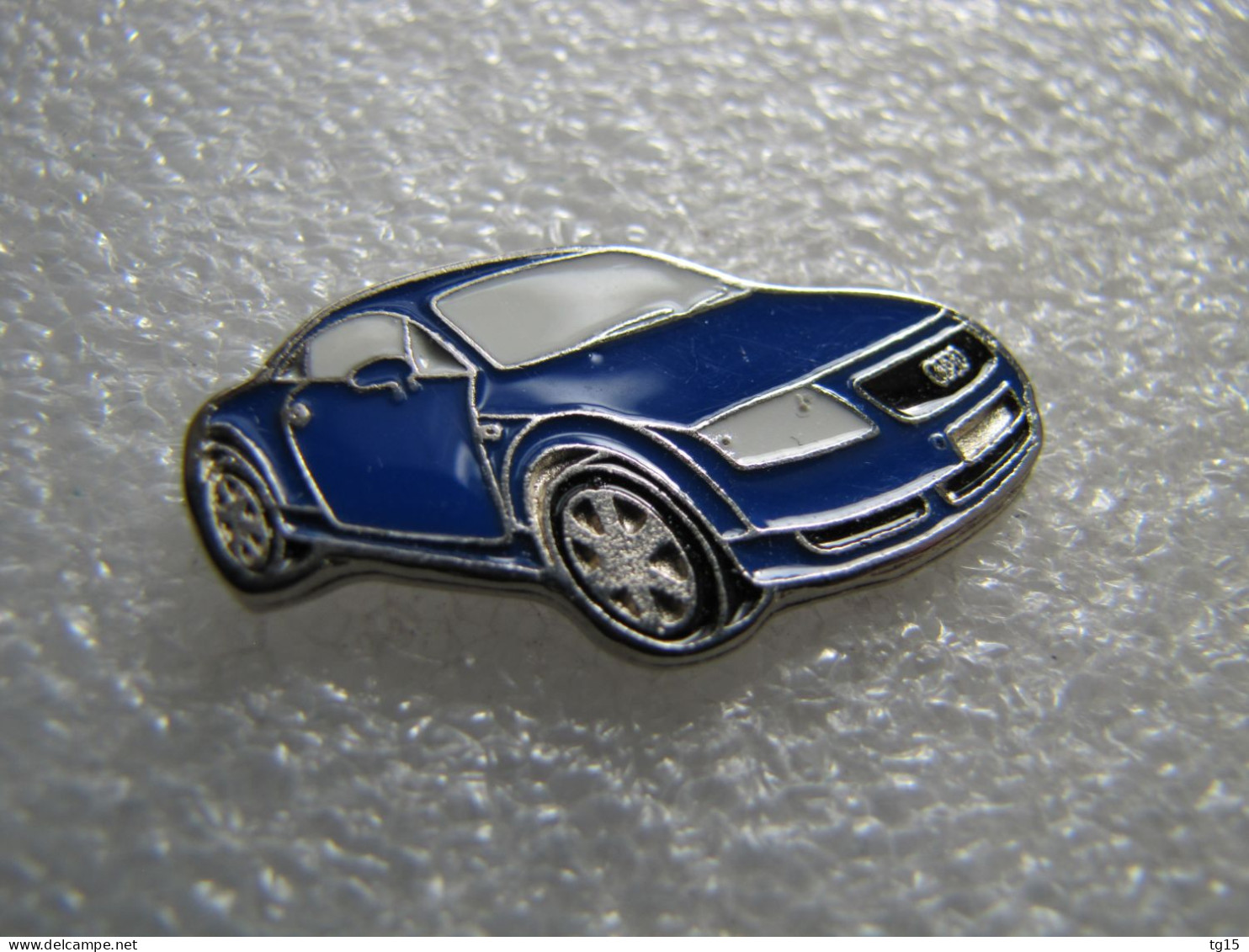 PIN'S    AUDI  TT  BLEU    Email A Froid - Audi