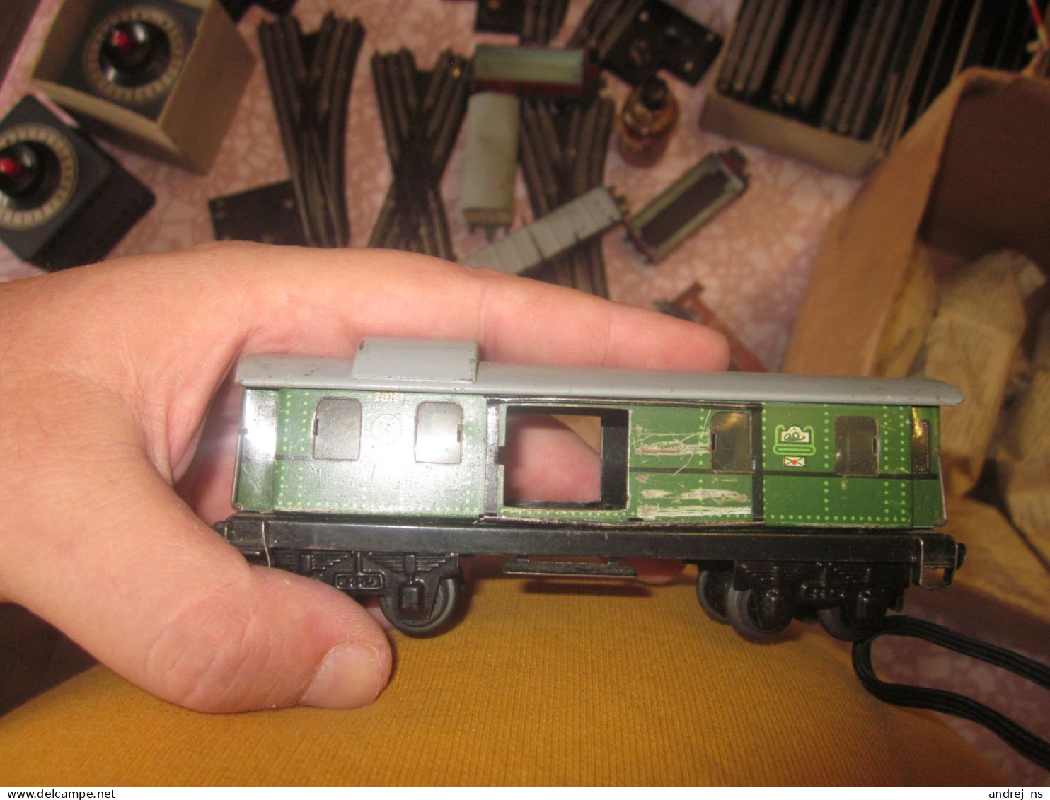 TRIX EXPRESS old composition around 1930, metal with Bakelite rails, 2 locomotives, 15 compositions, sons, oil distribut