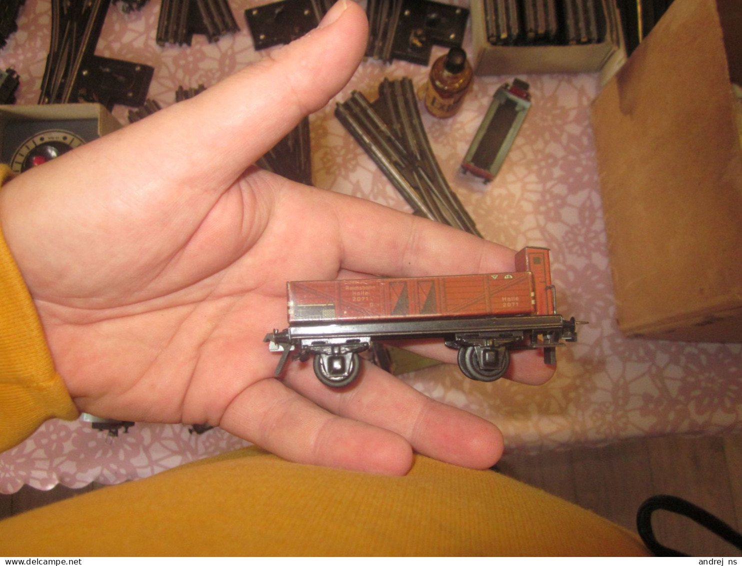 TRIX EXPRESS old composition around 1930, metal with Bakelite rails, 2 locomotives, 15 compositions, sons, oil distribut