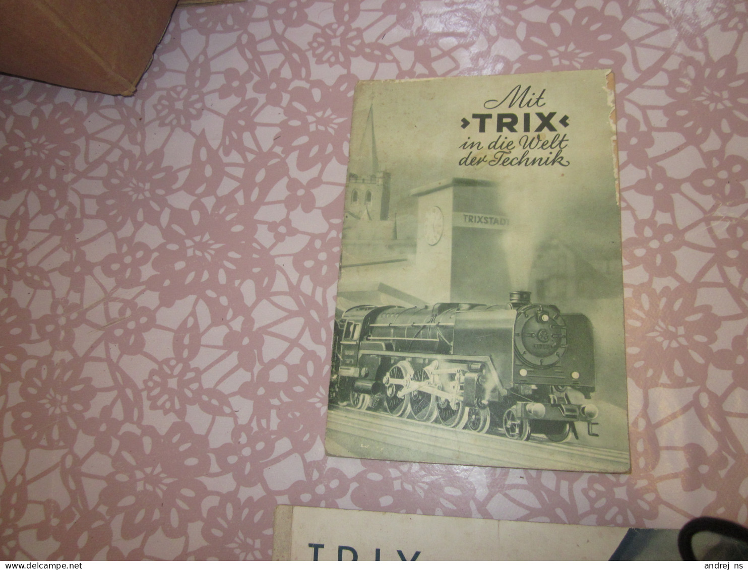 TRIX EXPRESS old composition around 1930, metal with Bakelite rails, 2 locomotives, 15 compositions, sons, oil distribut