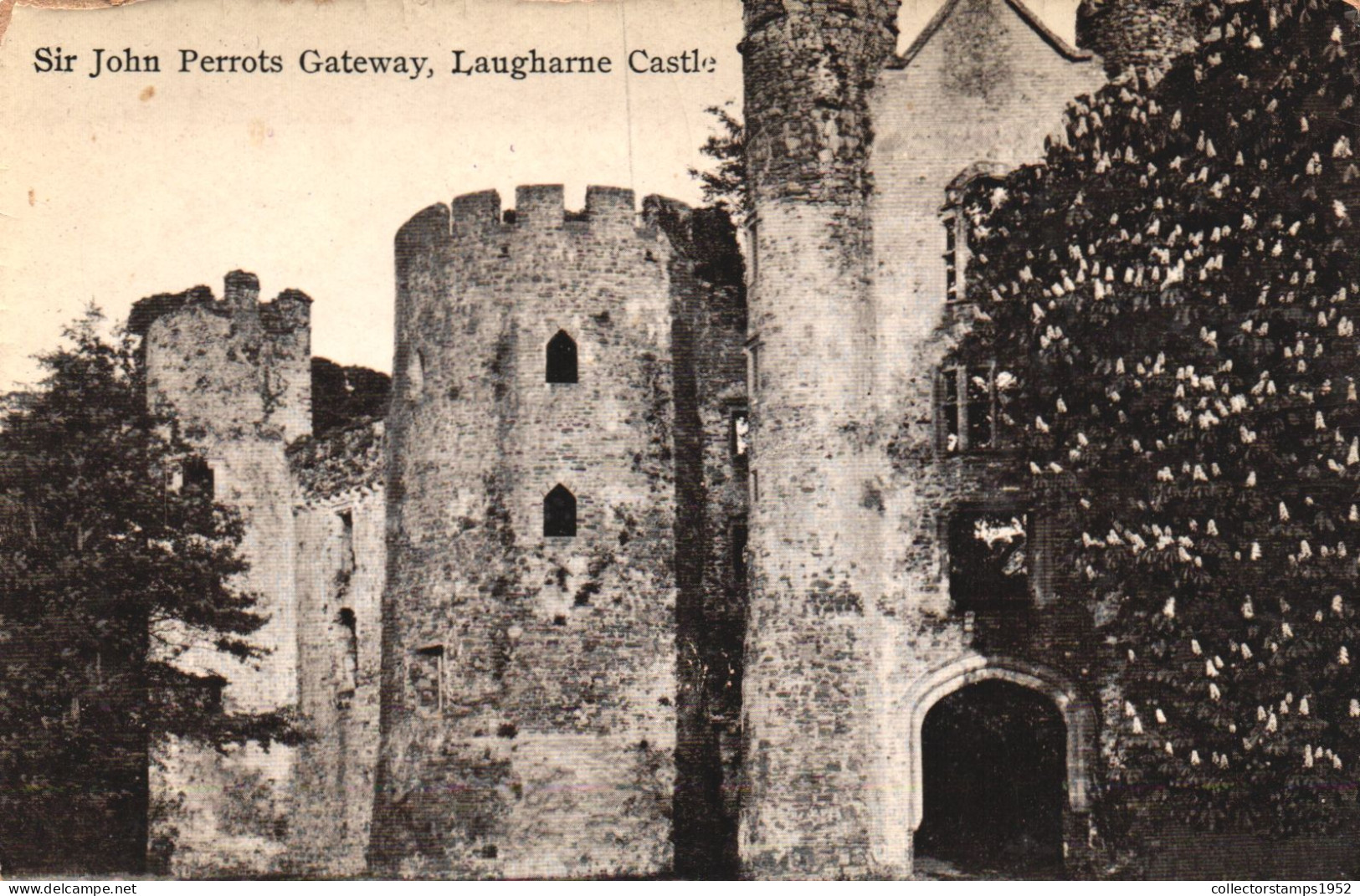 LAUGHARNE, SIR JOHN PERROTS GATEWAY, CASTLE, ARCHITECTURE, WALES, UNITED KINGDOM - Carmarthenshire