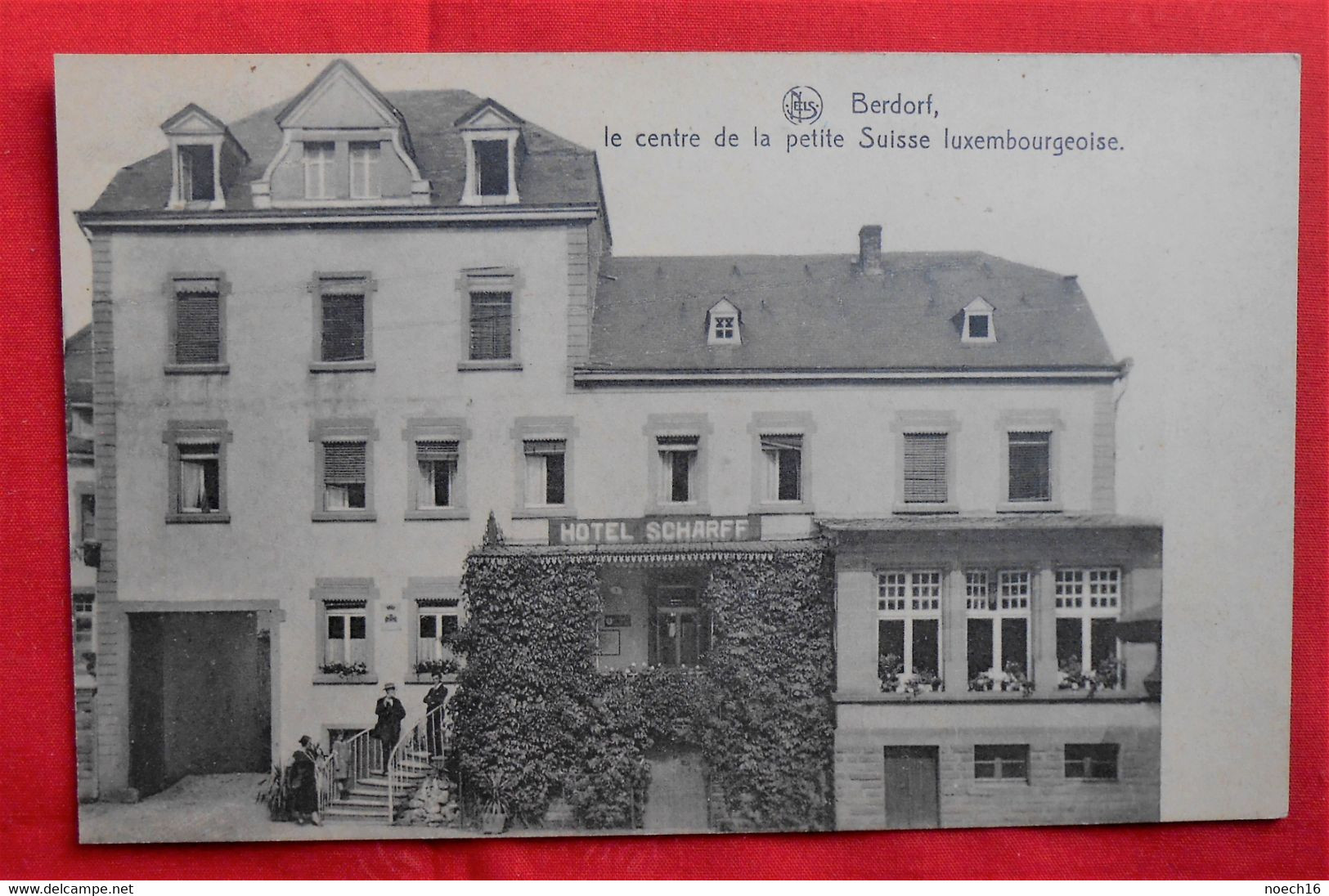 CPA Berdorf -  Hotel Scharff En Face De L'église - Berdorf