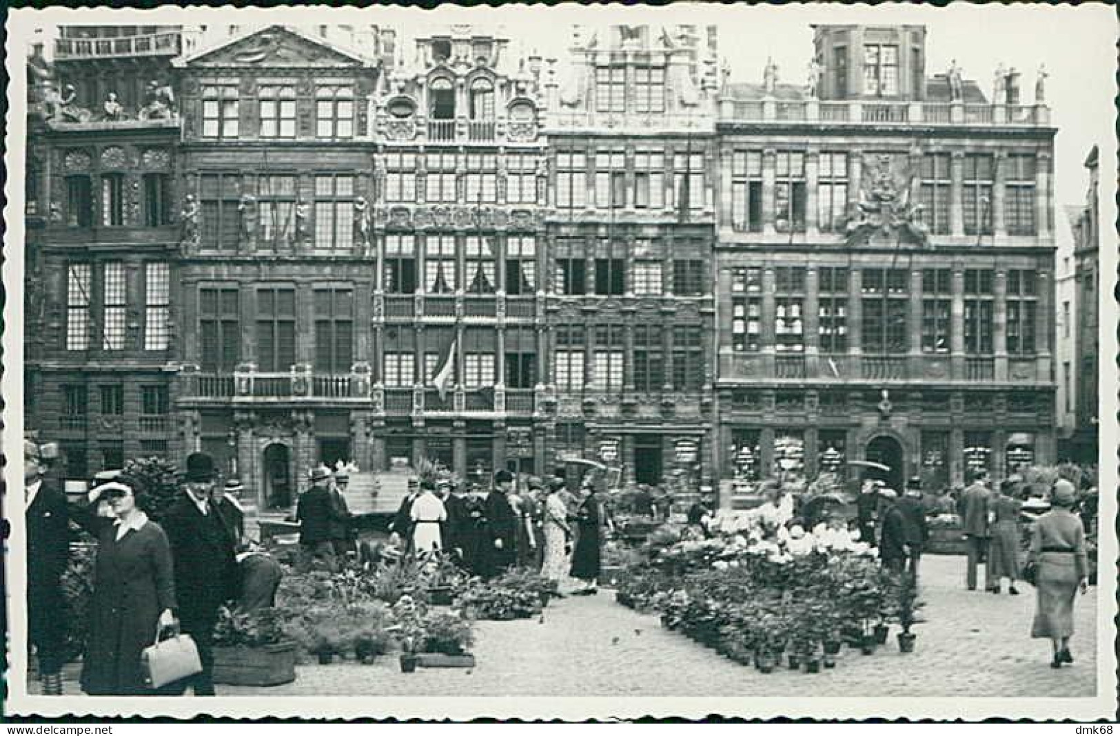 BELGIUM - BRUXELLES - GRAND PLACE - MARCHÉ AUX FLEURS - RPPC POSTCARD - 1935 (16931) - Markten
