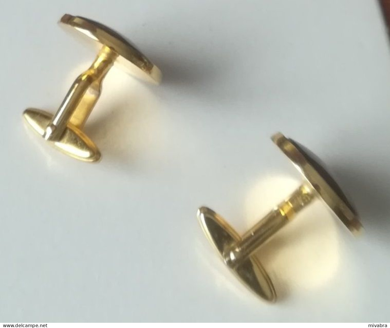 CURLING STONE - Manchetknopen - Boutons De Manchette - Cufflinks - Manschettenknöpfe - Cuff Links & Studs